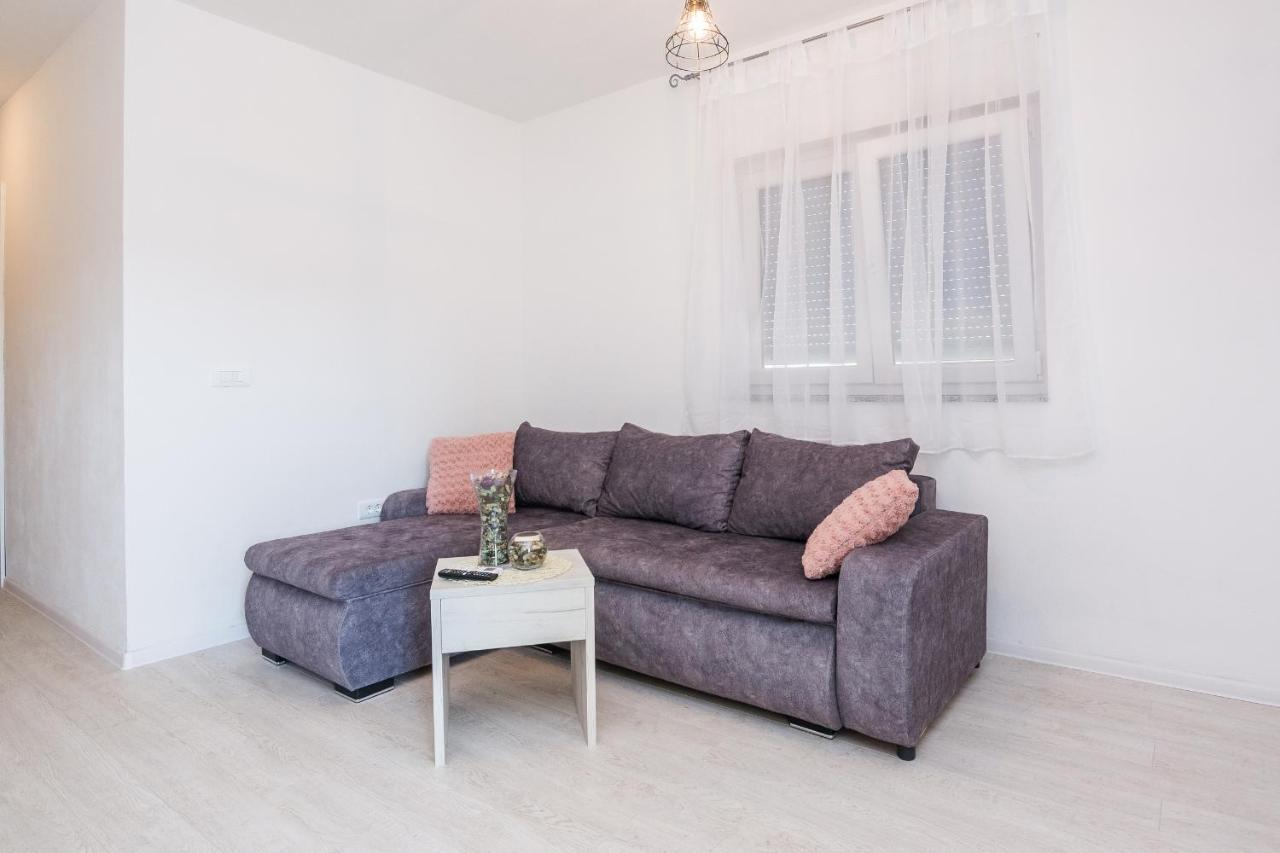 Apartments Krpan Vir Kültér fotó