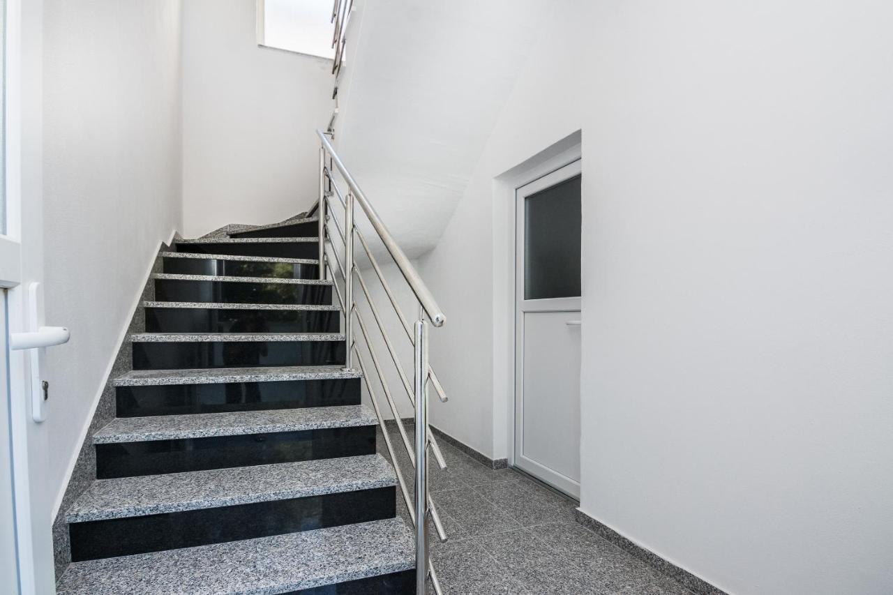 Apartments Krpan Vir Kültér fotó
