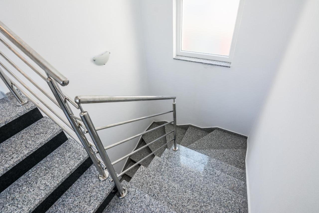 Apartments Krpan Vir Kültér fotó